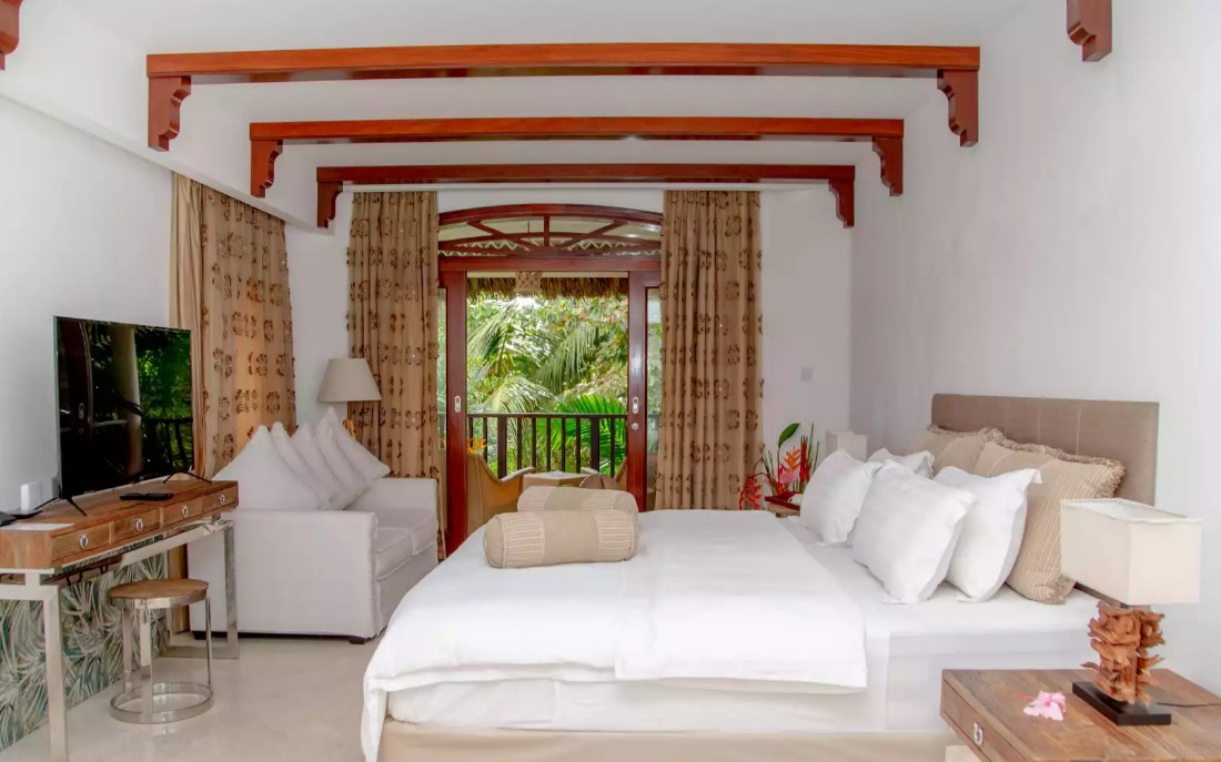 Beachfront Deluxe Rooms with Beach Access, Village du Pecheur 4*
