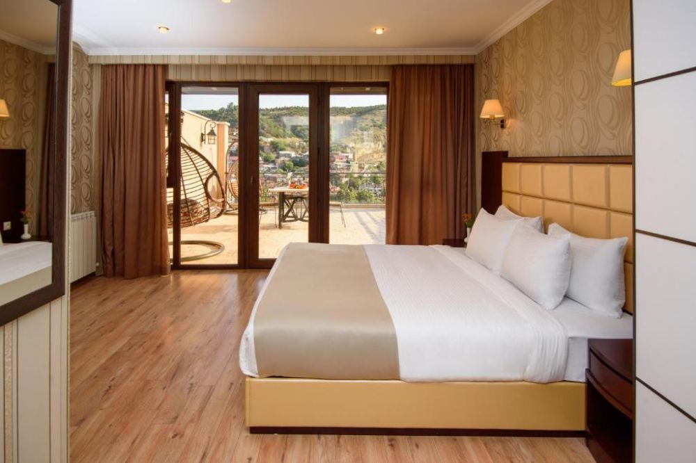 Panorama, KMM Hotel 4*