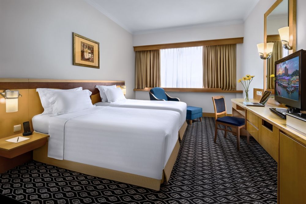 Superior Room, Furama City Centre 4*