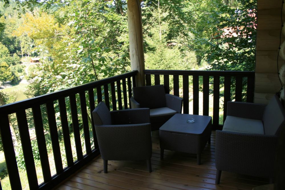 Three-room Cottage with Terrace and Balcony (Kotovo 3 Cottage), Озеро Vita 