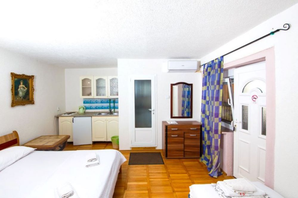 Studio 02+1, Violet Economy Guest House 2*