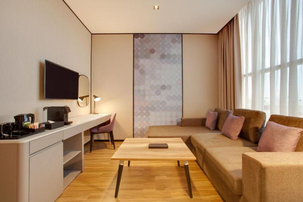 Junior Suite, The District Hotel (ex. Lemon Tree Hotel Dubai) 4*