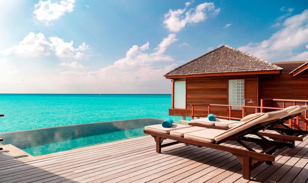 Sunset Over Water Pool Villa, Anantara Dhigu Resort & Spa 5*