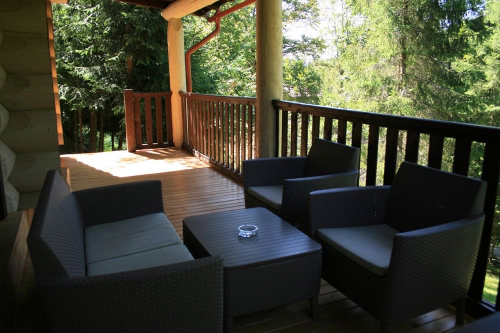 Three-room Cottage with Terrace and Balcony (Kotovo 3 Cottage), Озеро Vita 
