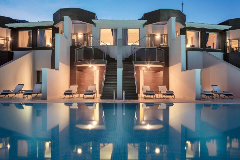 Family Lake House Ground Floor, Rixos Sungate 5*