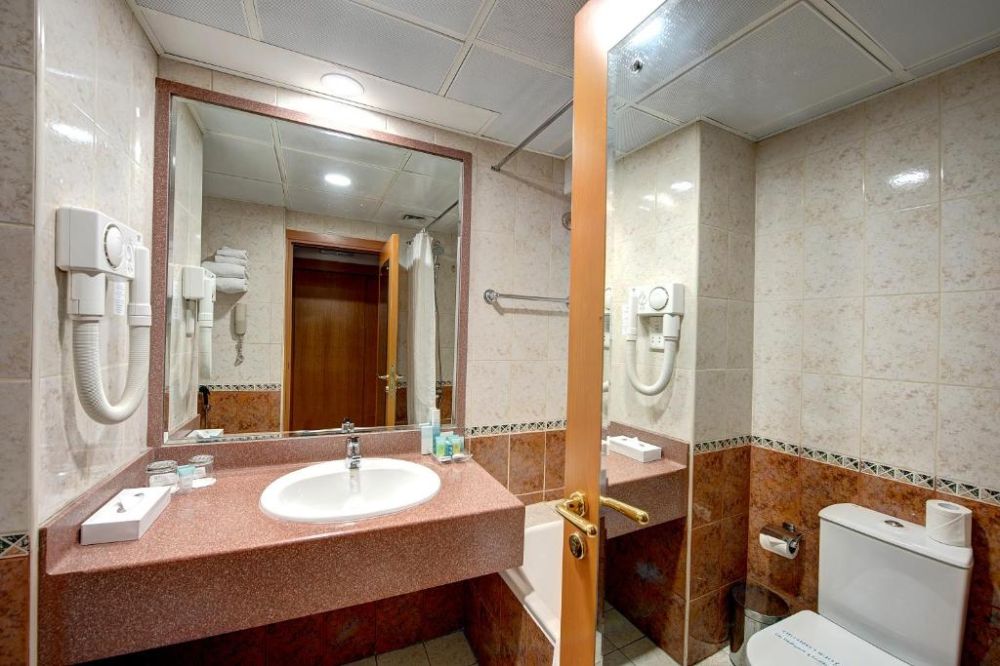 Deluxe Room, Concorde Deira Hotel (ex. Golden Tulip Deira Hotel) 4*