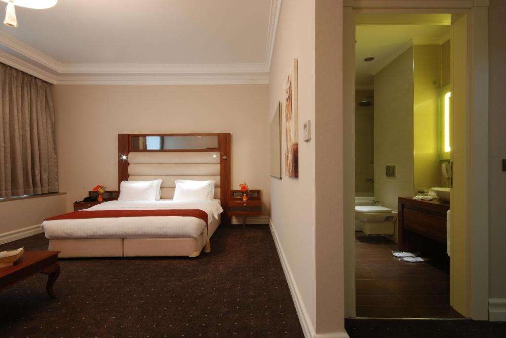 Luxe, Batumi World Palace 4*