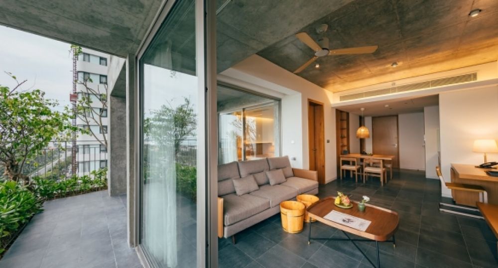 1 Bedroom Luxury Ocean Front Apartment with Balcony, Chicland Hotel 4*