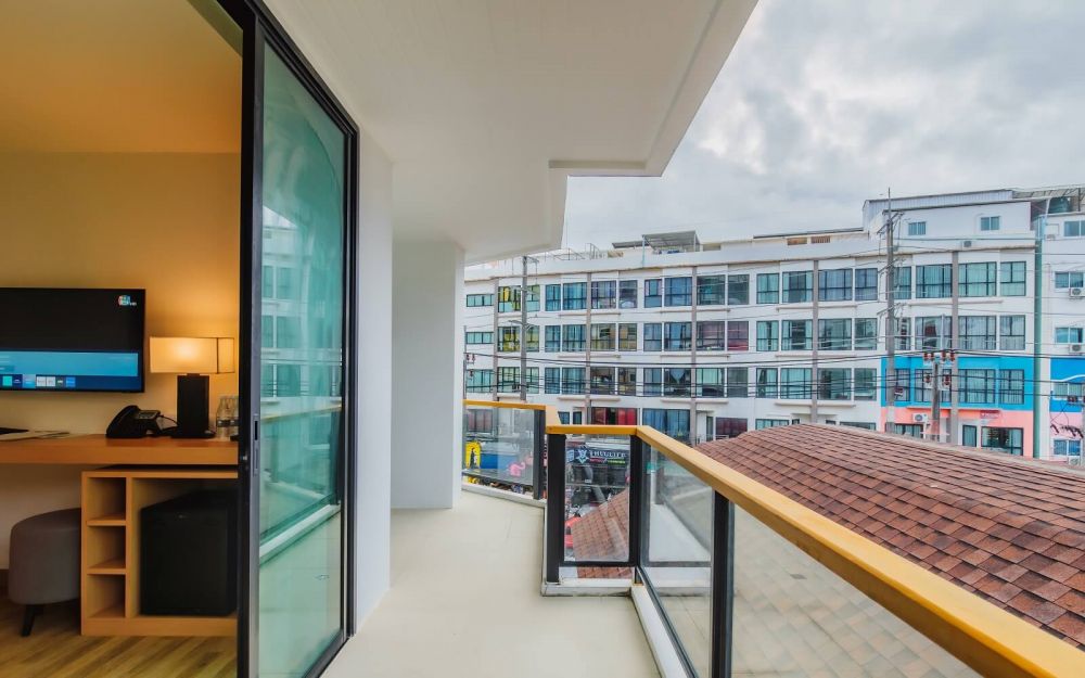 Executive Suite – Mountain View, The Lunar Patong 4*