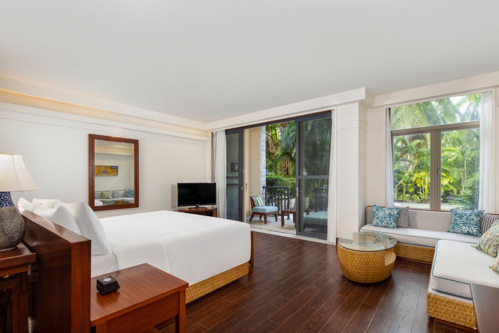 Swiss Superior King/Twin bed room with private swimming pool (ex.Small Pool Room), Swissotel & Grand Mercure Sanya Yalong Bay 5*