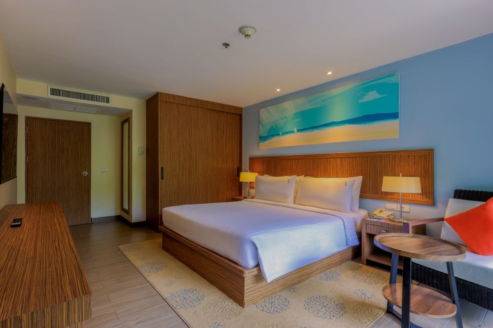 1 King Suite, Holiday Inn Resort Phuket Surin Beach (ex. Destination Resorts Phuket Surin Beach) 4*
