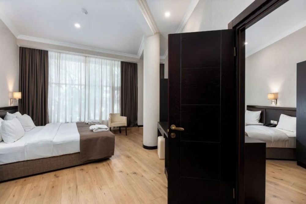 Family Room, Kalasi 4*
