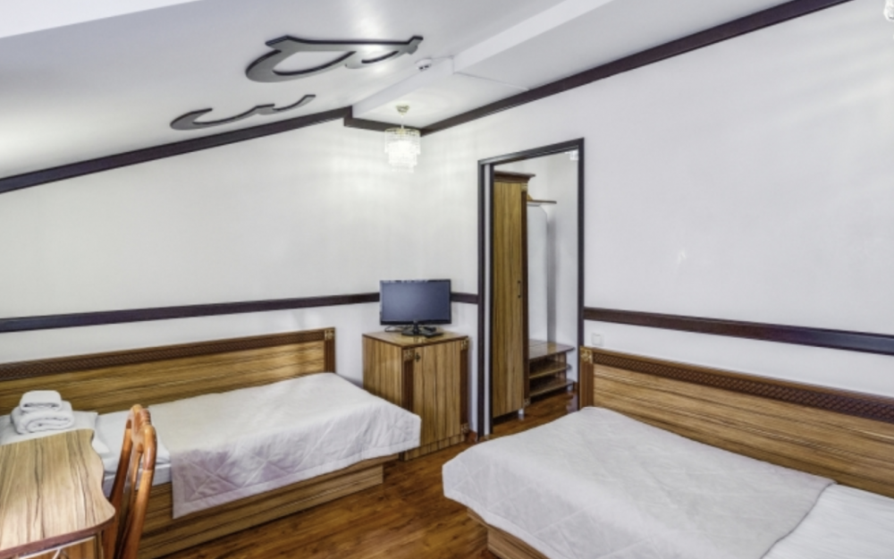 2-х местный мансардный номер, Виктор 4*