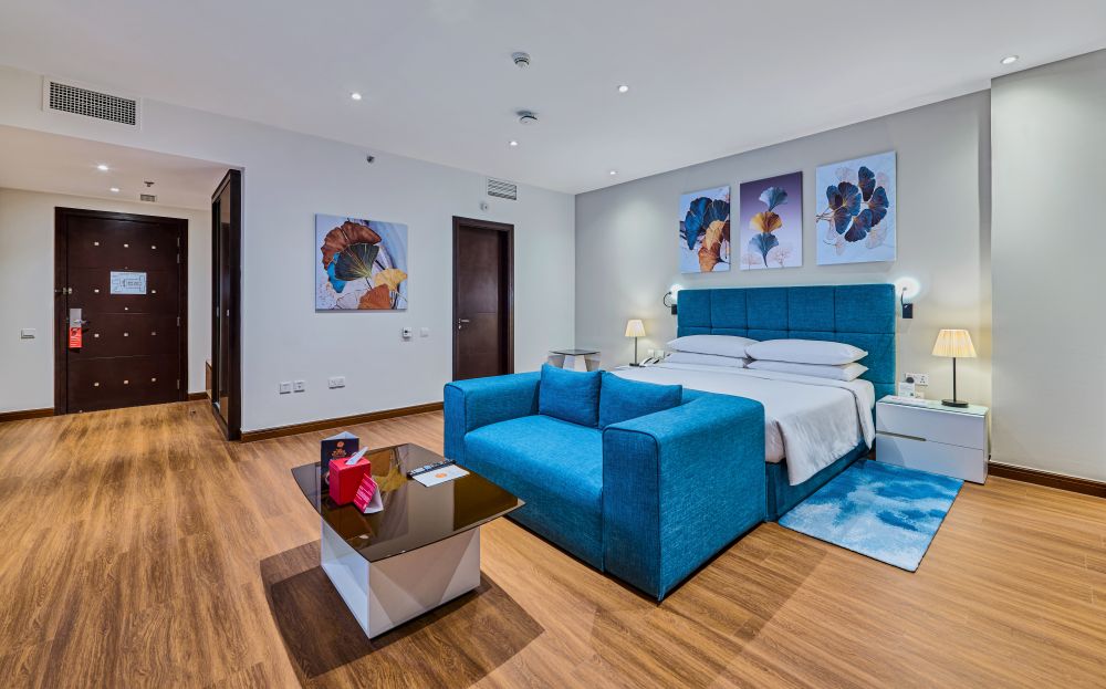 Deluxe Room, Ramada Hotel & Suites By Wyndham Jbr (ex. Hawthorn Suites) 4*