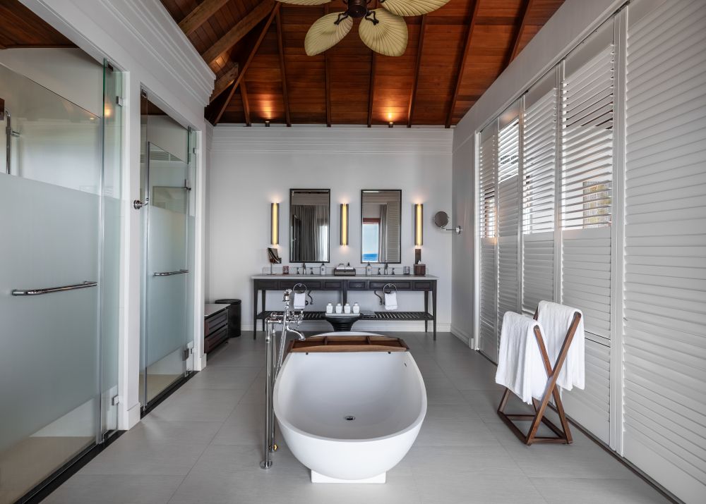 Overwater Pool Villa, Dusit Thani Maldives 5*