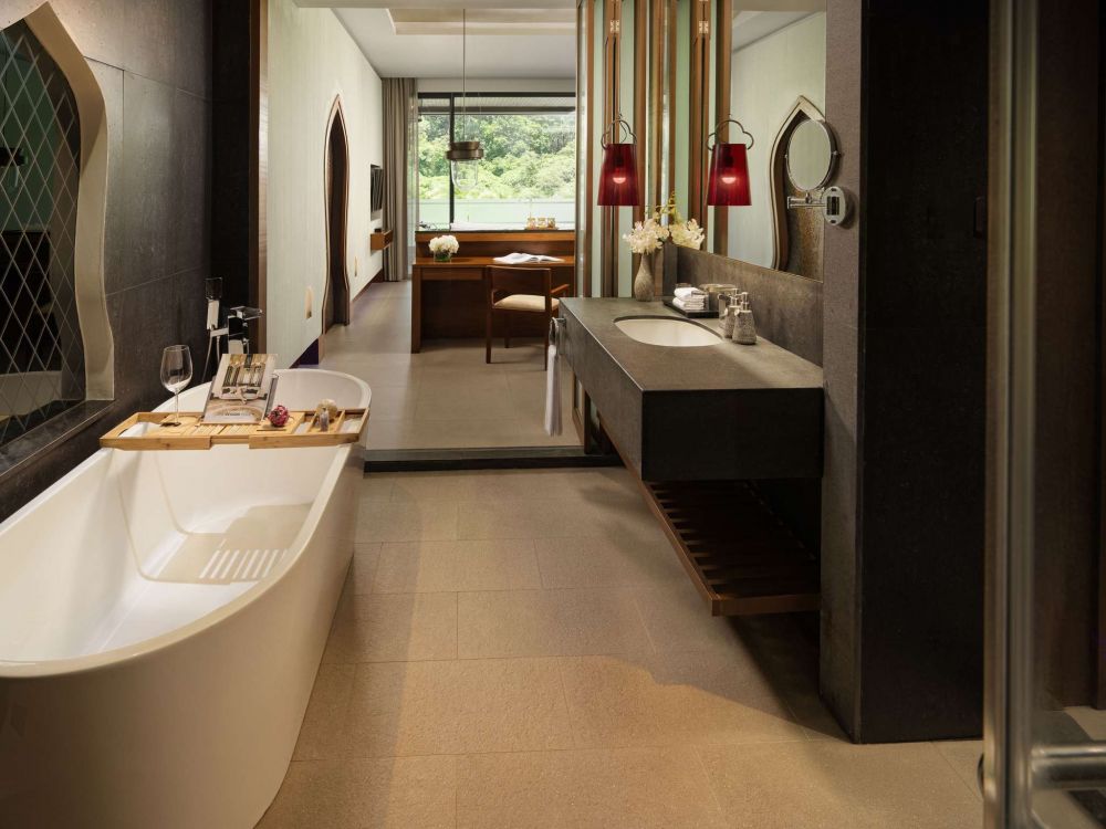 Premier Room Whirlpool Bath (King Bed), Avista Hideaway Phuket Patong Mgallery By Sofitel 5*