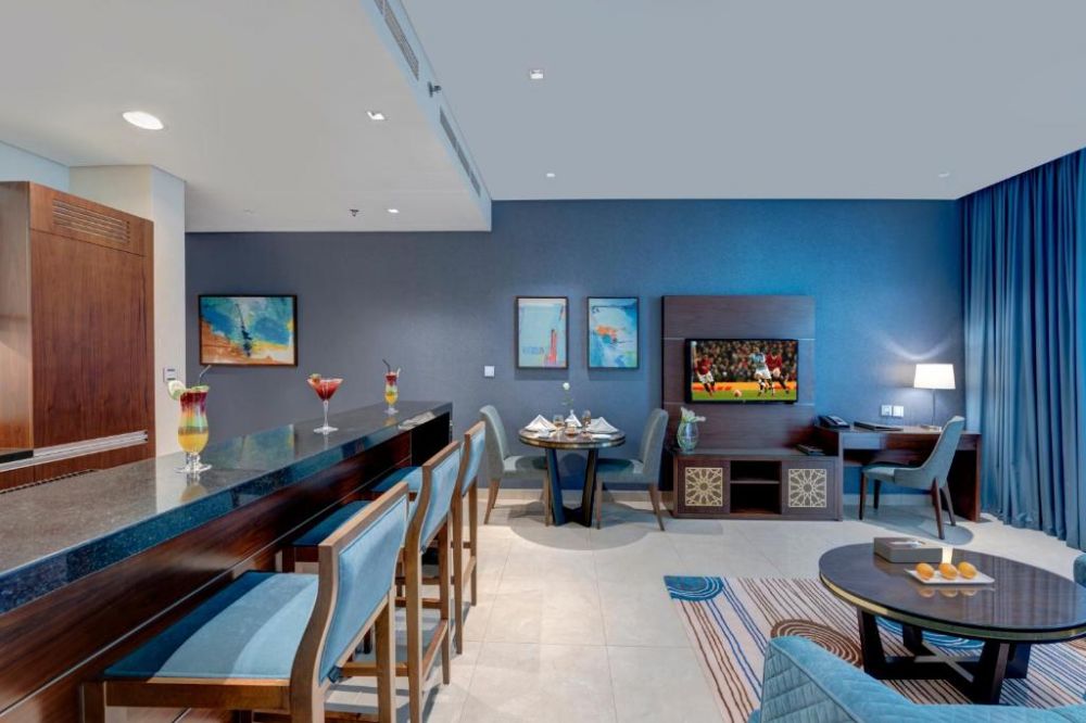 One Bedroom City View/ Canal View, Royal Continental Suites 4*