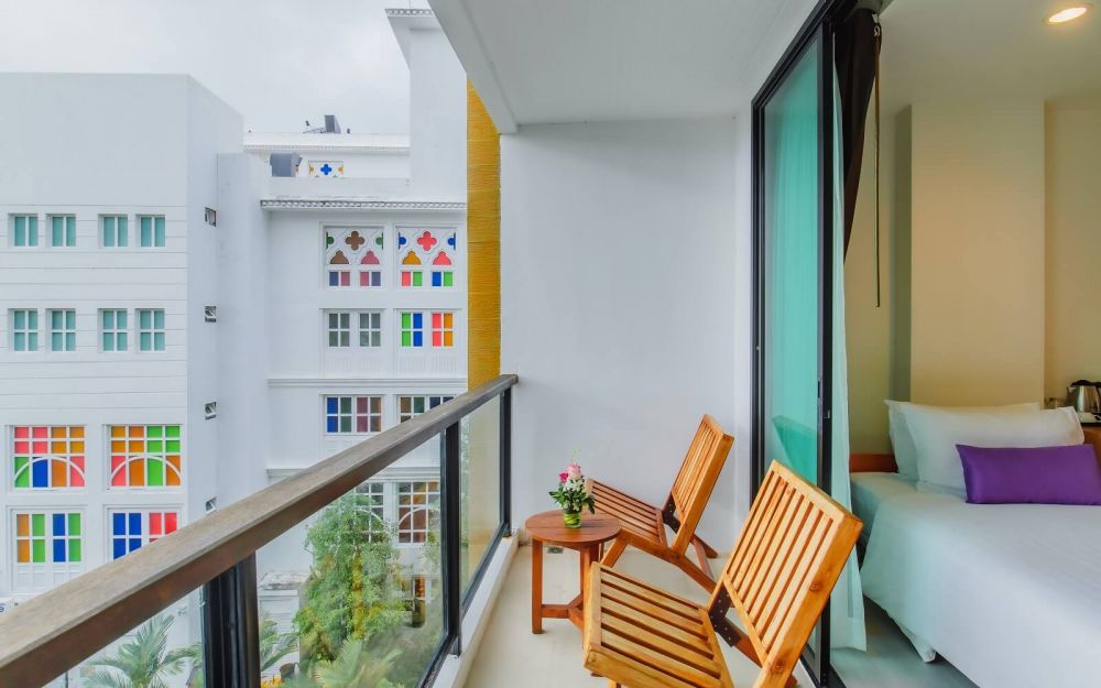 Family Room - Pool View, The Lunar Patong 4*
