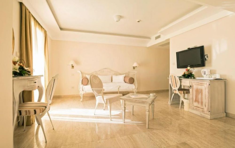 Lux APP, Azimut 4*
