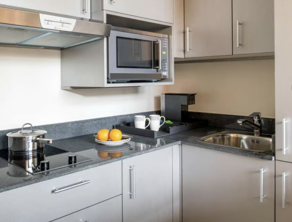 Studio Apartment, Adagio Doha Hotel Apartments 4*