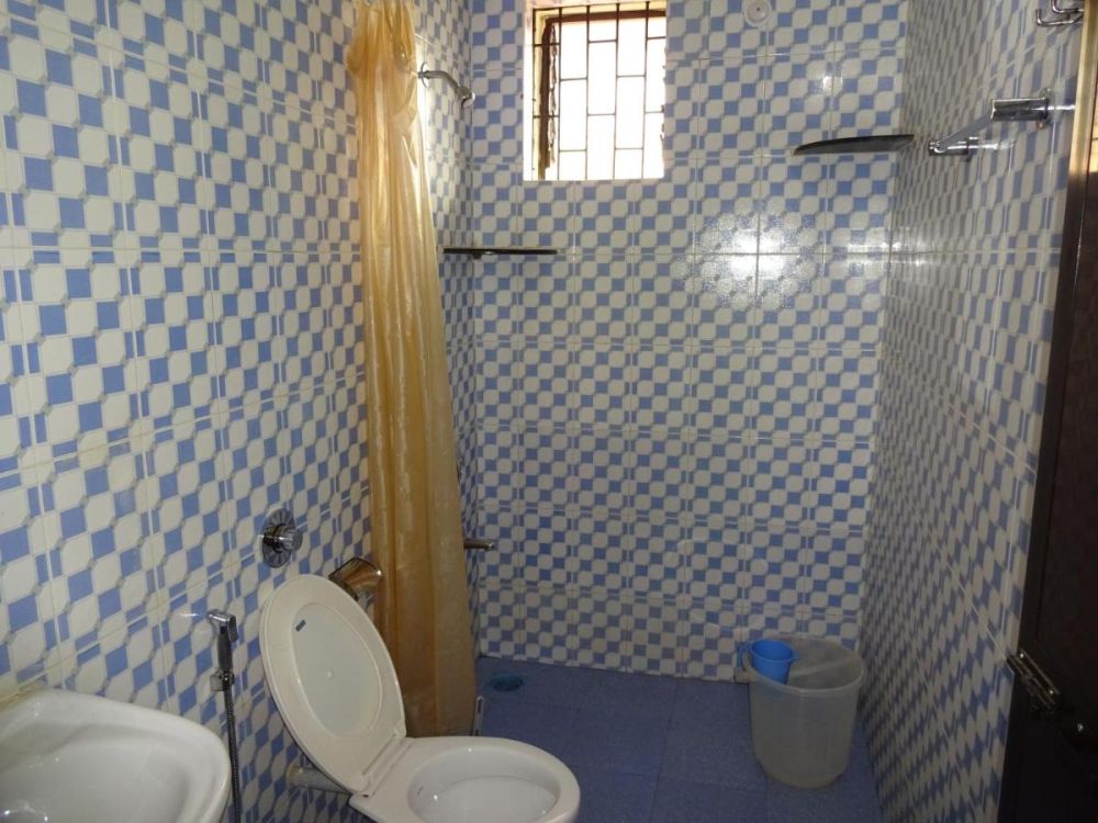 Non AC Room, Lobos Inn Guest House 