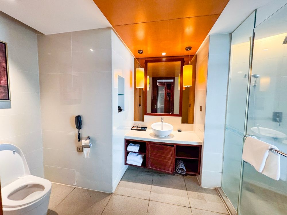 Luxury OV/ Luxury OV Family, Sanya Marina Sea View Hotel (ex.Marina Spa Hotel Sanya) 4*