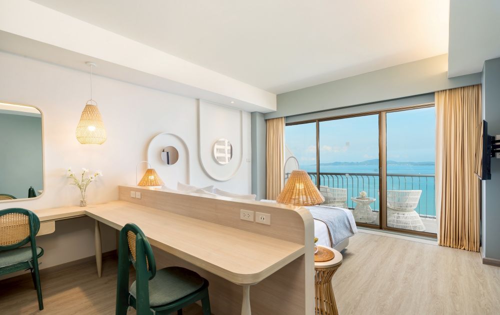 Premium Ocean Facing, Cosy Beach Hotel 3+