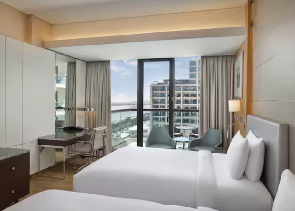 Twin Deluxe Room with Sea view/Deluxe King Sea View, Hilton Dubai Palm Jumeirah 5*