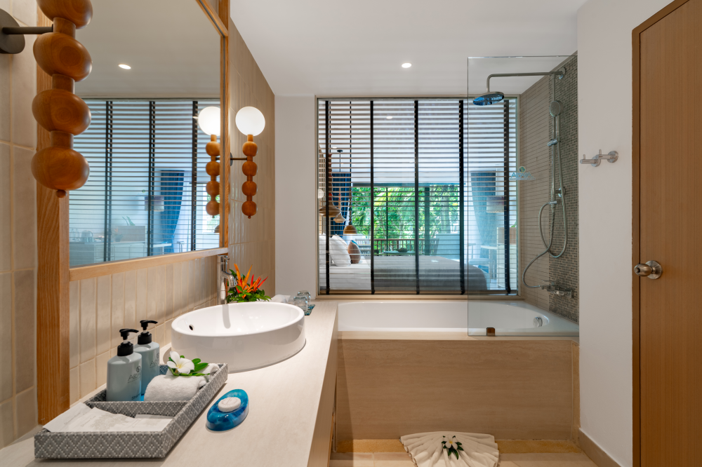 Deluxe with Bathtub, Apsara Beachfront Resort & Villas 4+