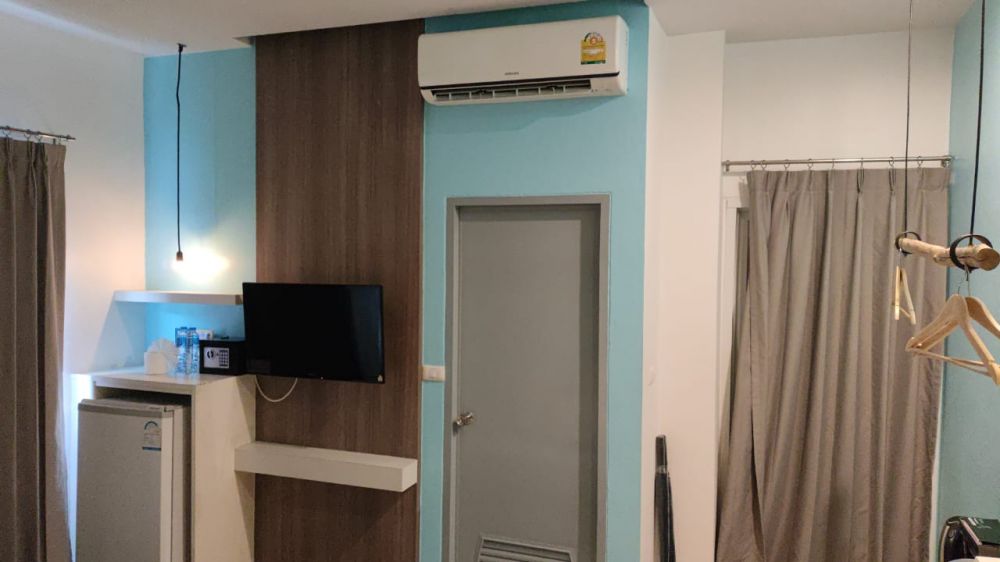 Superior Double Room with Balcony City View, Hotel The Journey Patong New 3*