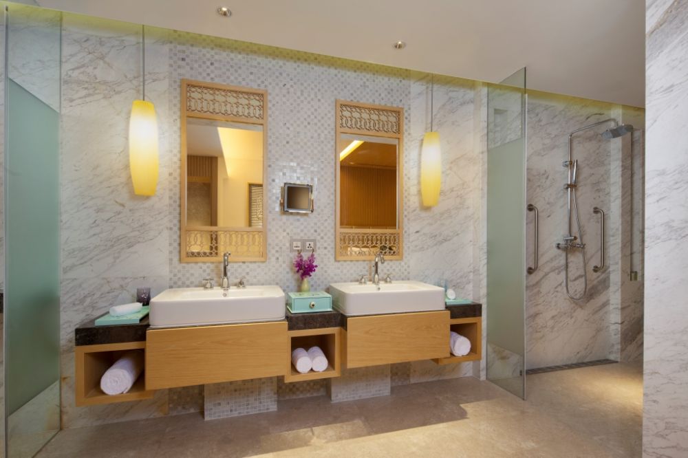 Deluxe Room, Thousand Cranes Sanya Yazhou Bay,Curio Collection by Hilton 5*