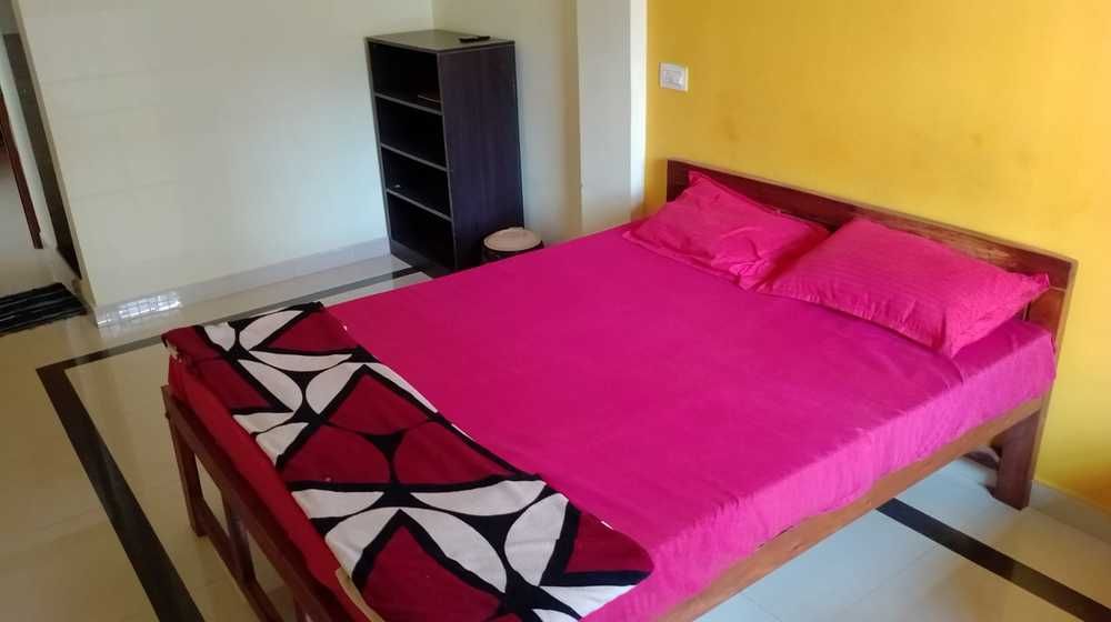 Deluxe AC, Prakash Holiday Inn (ex. Rishi House) 2*