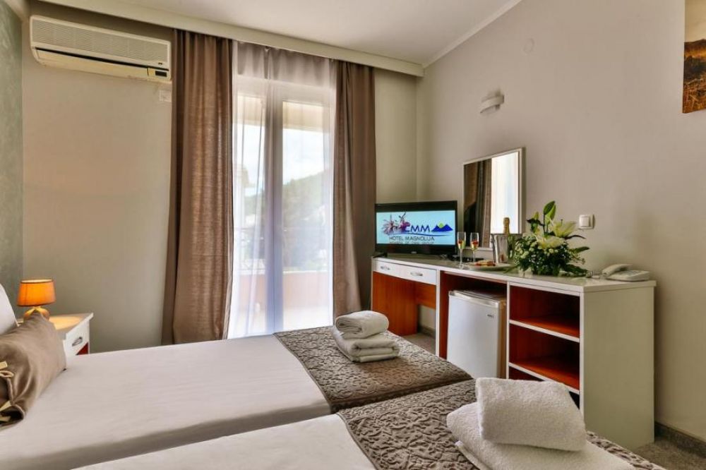 Standard DBL/TWIN Sea View, Magnolija Becici 3*