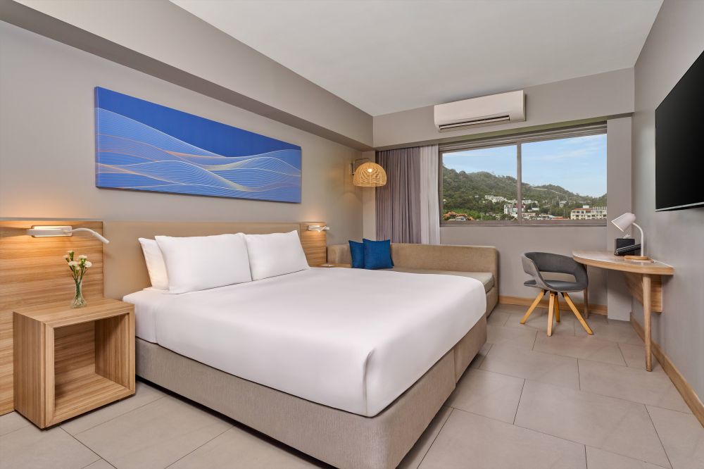 Superior Room with Mountain View, Mercure Phuket Patong Journeyhub (ex. Journeyhub Phuket Patong) 4*