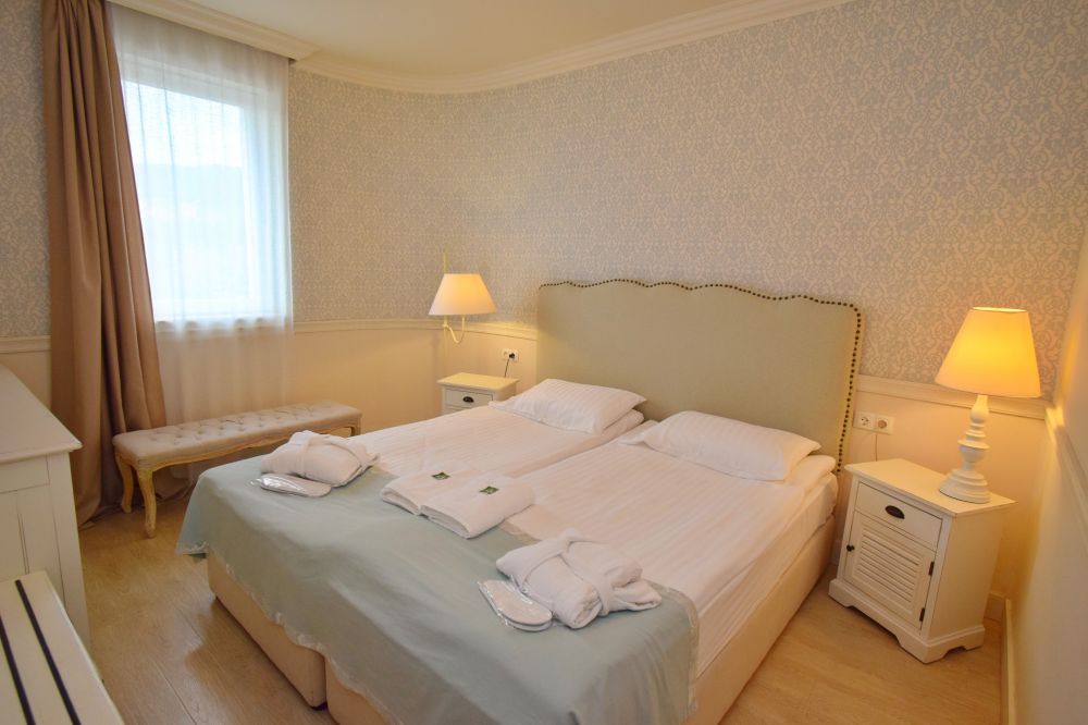 APP LUX, Therma Palace 5*