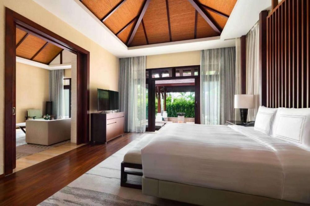 One-Bedroom Ocean Front Villa, The Ritz-Carlton Sanya Yalong Bay 5*