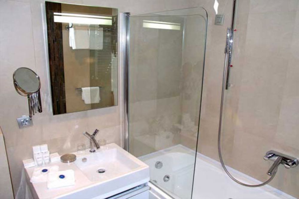 French / Twin Standard, Astoria Budva 4*