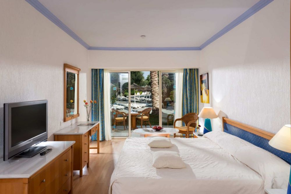 One-Bedroom Apartment, Paphos Gardens Hotel 3*