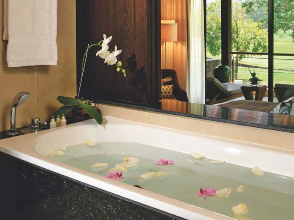 Prestige Suites (1 to 3 bedrooms), The Bay Club at Anahita (ex.Anahita Golf & SPA Resort) 5*