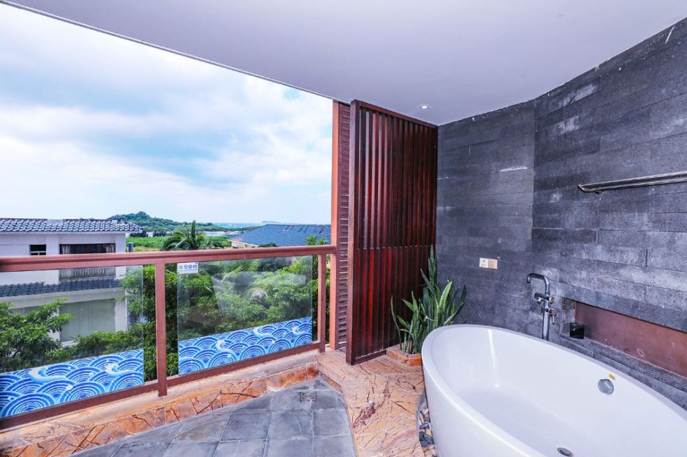 Deluxe Garden View Room/ Deluxe Garden View Family, Sanya Marina Sea View Hotel (ex.Marina Spa Hotel Sanya) 4*