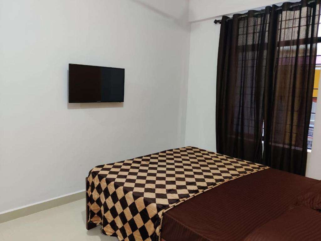Deluxe Non AC, Prakash Holiday Inn (ex. Rishi House) 2*