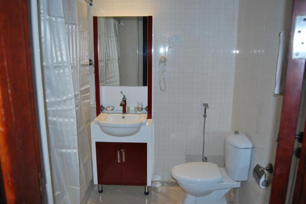Standard Room (Deluxe Room), Sharjah International Airport Hotel 2*
