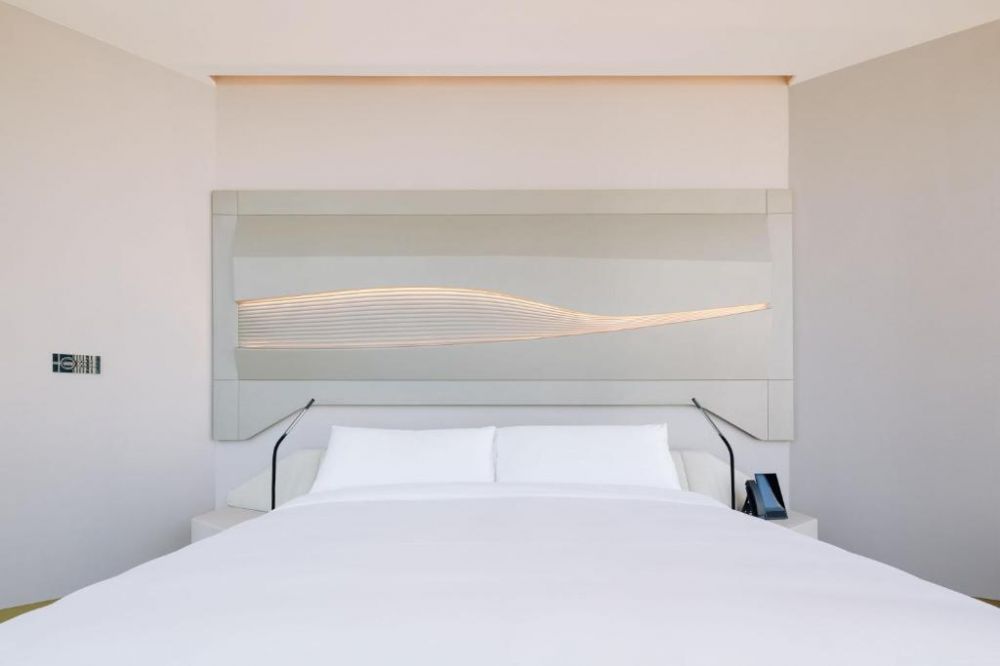Aura Room, ME by Meliá Dubai 5*