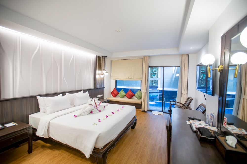 Deluxe Outdoor Jacuzzi, Nipa Resort 4*