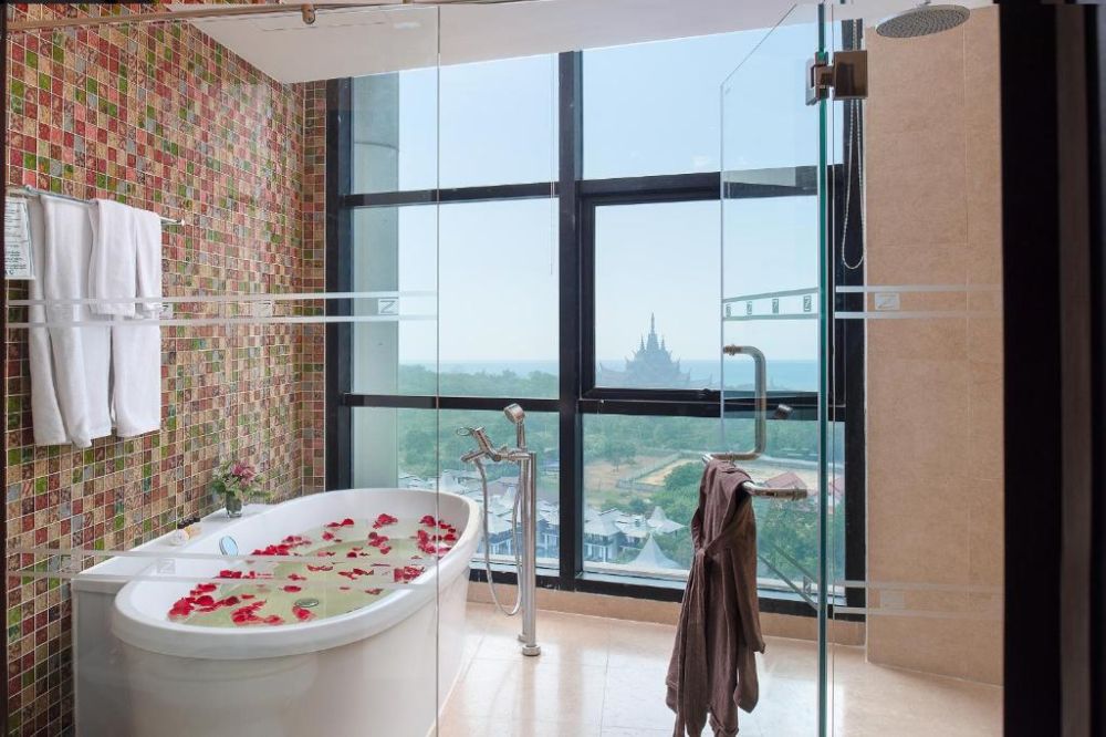 2-Bedroom Oceanfront Extreme Suite, The Zign Hotel & Premium Villas 5*