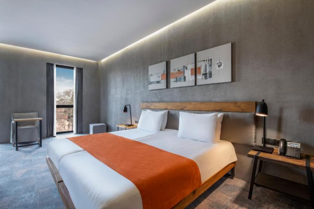 Cozy, Iota 5*