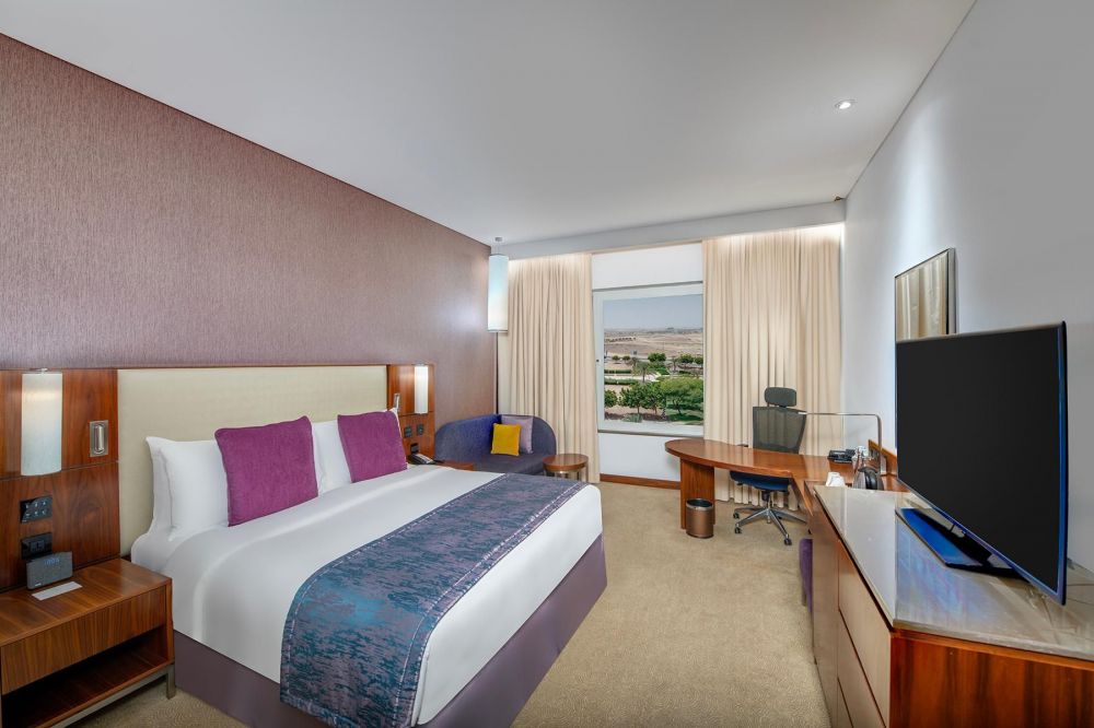 Standard, Crowne Plaza Muscat Ocec 5*