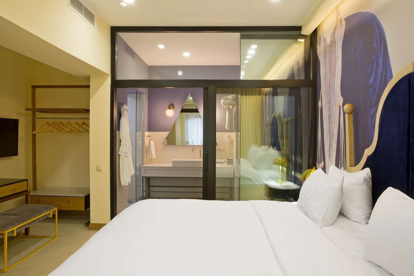 Superior Room/ Superior with Terrace (Balcony), Folk 4*