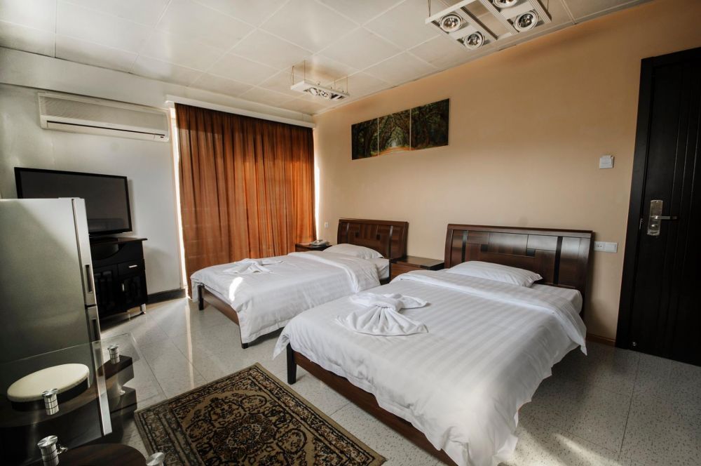 Deluxe, London Palace 3*