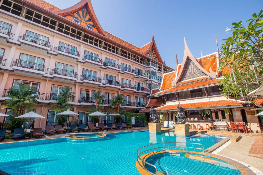 Grand Deluxe PV, Nipa Resort 4*